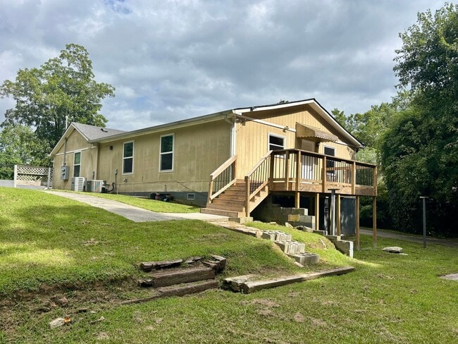 Building Photo - 424 Northdale Rd