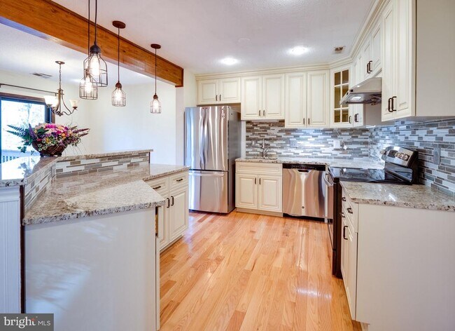 Building Photo - 2303 Glade Bank Way
