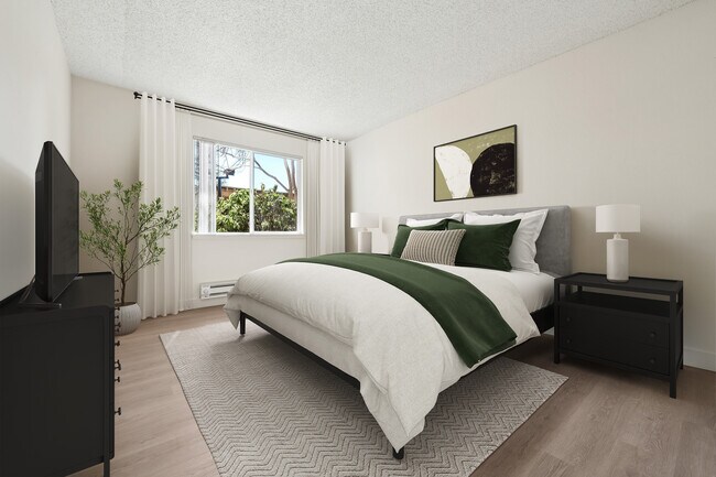 Dormitorio del Paquete II renovado con suelo de superficie dura. - eaves Foster City