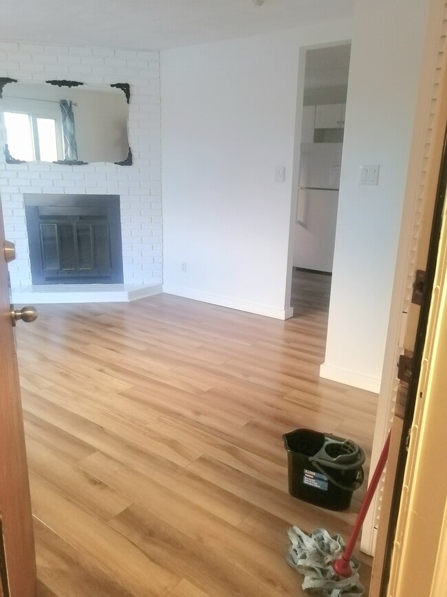 Building Photo - 1 Bed / 1 Bath Apartment for Rent! Available May 1st!