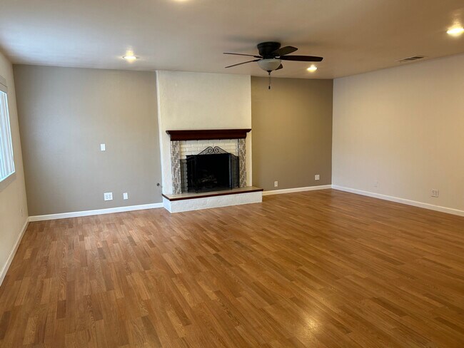 Foto del edificio - 705 W Graaf Ave