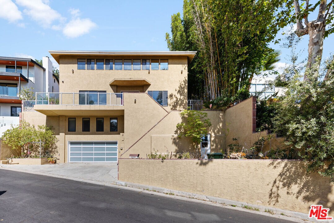 3769 Prestwick Dr Houses in Los Angeles, CA Westside Rentals