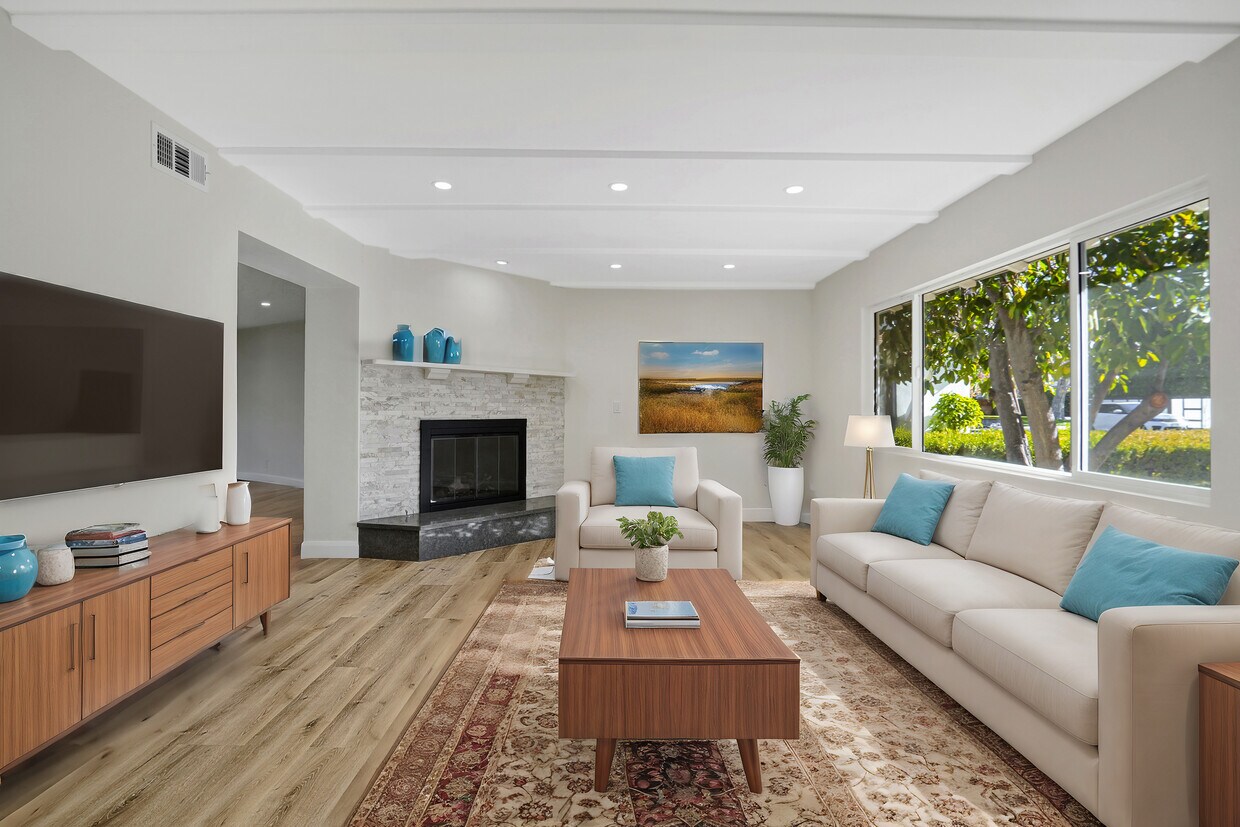 Foto principal - 23153 Gonzales Dr