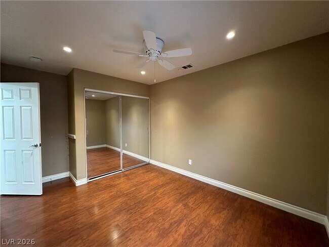 Foto del edificio - 1515 Emerald Peak Ave