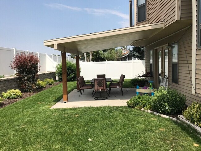 Building Photo - Spacious West Jordan 4 Bedroom!
