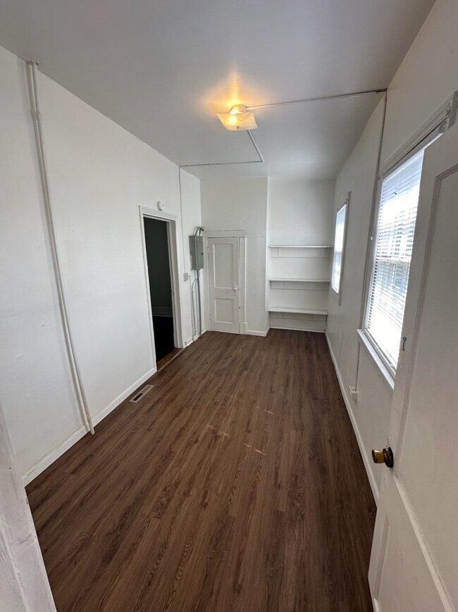 Building Photo - 1726 Patterson Ave SW