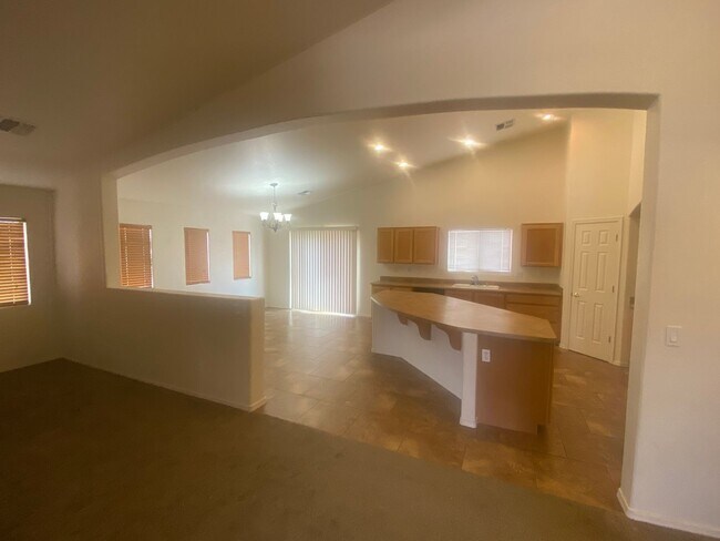 Foto del edificio - Stunning Home in Kingman – Spacious, Moder...