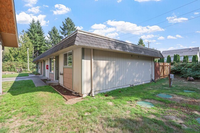 Foto del edificio - Move in ready! 2 bed 1 bath Olympia duplex!