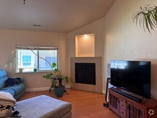 Building Photo - 830 Montclair Dr