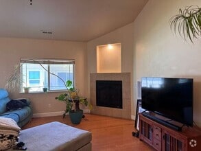 Building Photo - 830 Montclair Dr