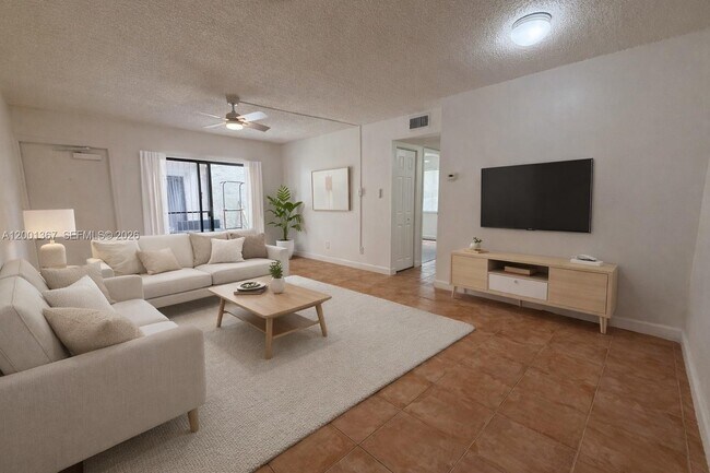 Foto del edificio - 11120 Royal Palm Blvd