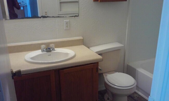 Foto del edificio - 11128 Liberty School Rd