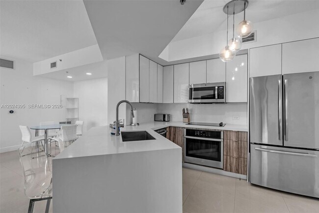 Foto del edificio - 480 NE 30th St