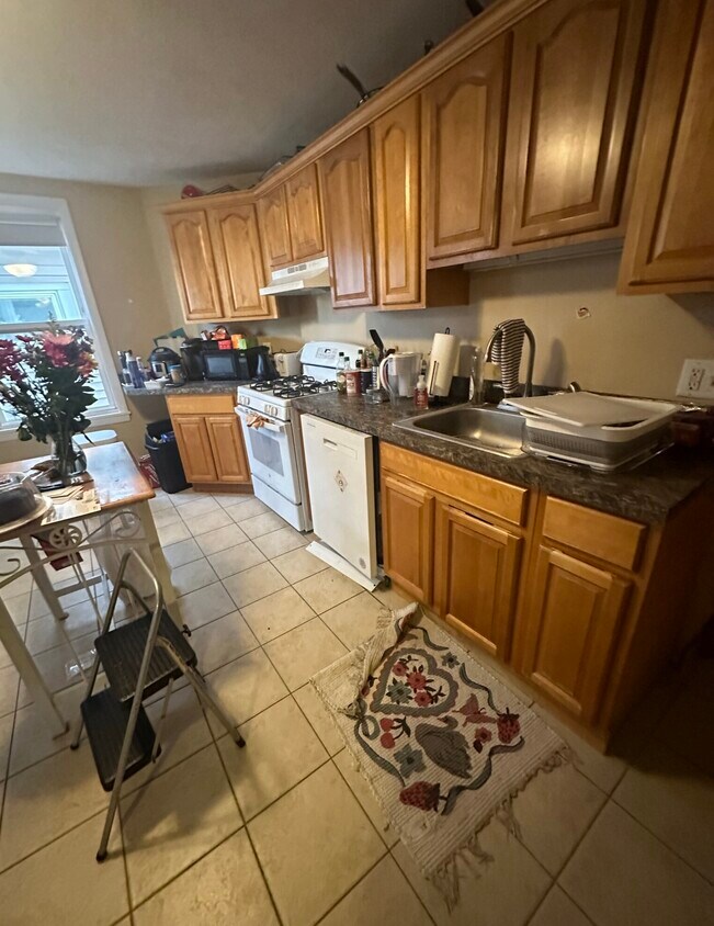 Primary Photo - 5 Lowden Ave