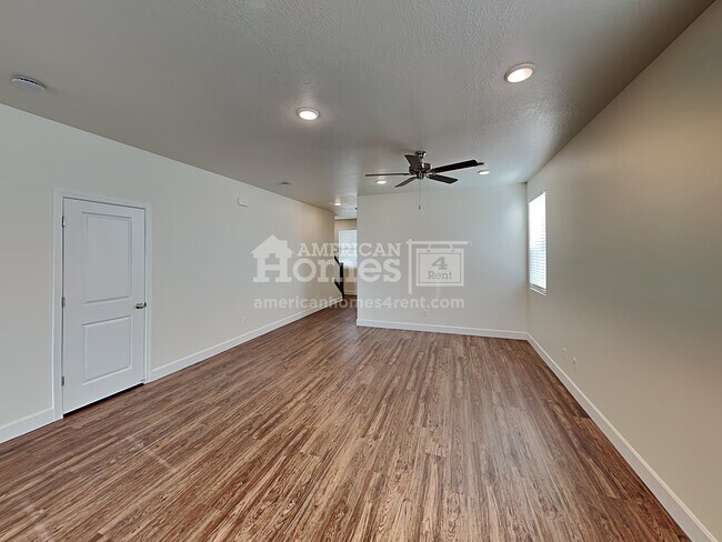 Building Photo - 3304 S Fields Avenue