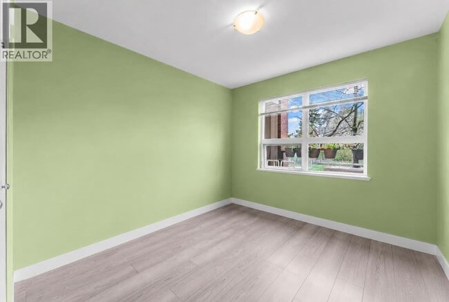 Photo du bâtiment - 6800 Eckersley Rd