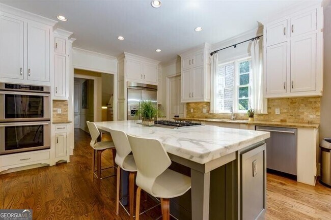 Foto del edificio - 3992 Arden Way NE