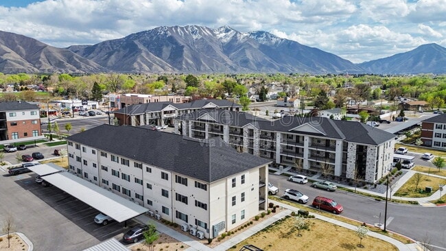 Building Photo - 64 W 600 S
