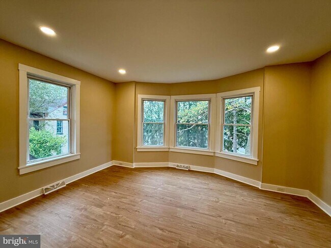 Foto del edificio - 415 Woodside Ave