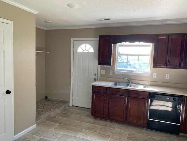 Building Photo - 0 Baldwin St SE