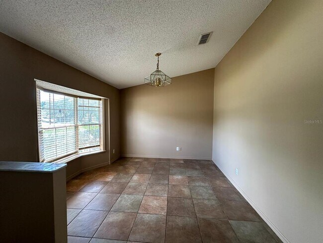 Building Photo - 1730 Sumatra Ave