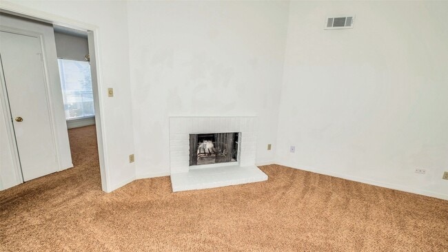 Foto del edificio - 10102 Waterstone Dr