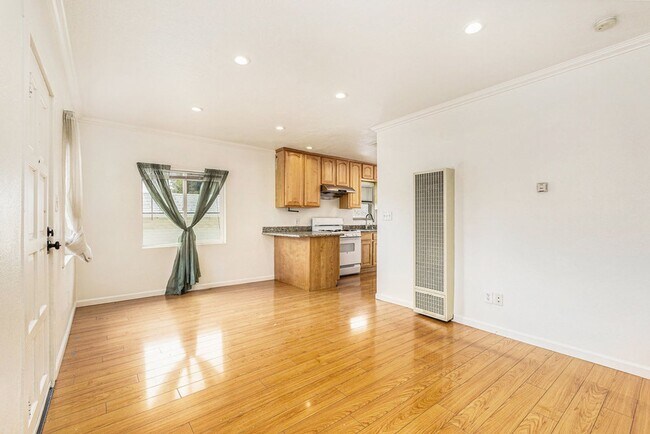 Foto del edificio - Eastman Ave. 3045-3047