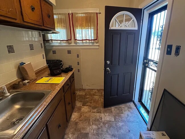 Foto del edificio - 1636 E Duval St