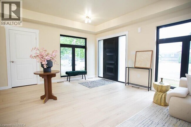 Photo du bâtiment - 68 Hamilton Plank Rd