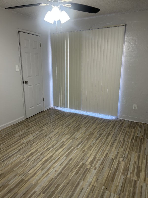 Foto del edificio - 1940 W University Dr