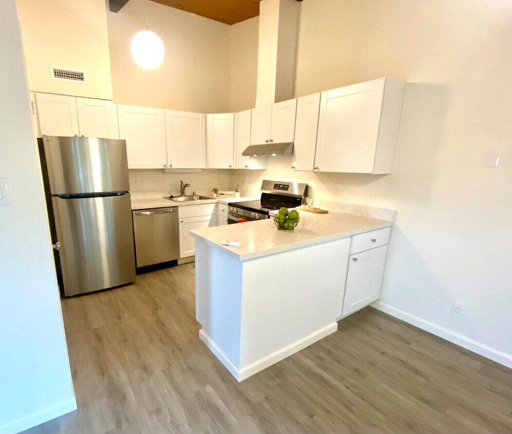 Foto principal - 692 Cabot Way