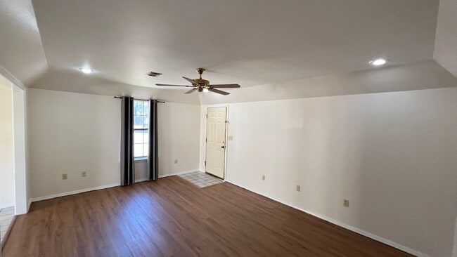 Foto del edificio - 803 E N St