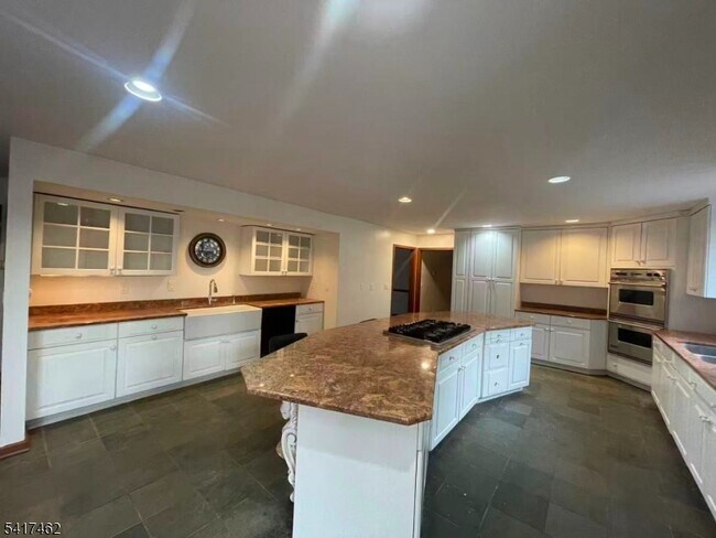 Foto del edificio - 306 Pleasant Valley Rd