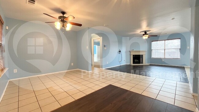 Building Photo - 2209 Green Hill Dr