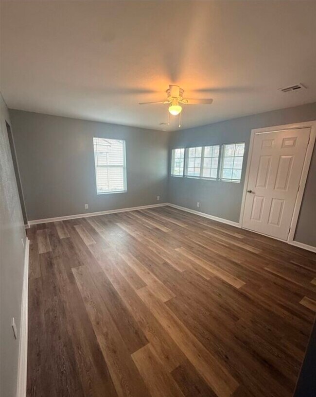 Foto del edificio - 5318 W 12th St