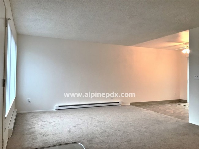 Building Photo - Cute duplex W/S/T included with rent
