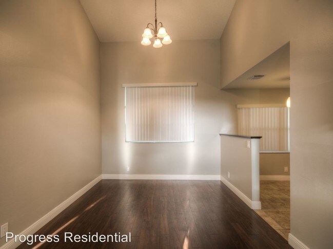 Building Photo - 135 Heatherwood Dr