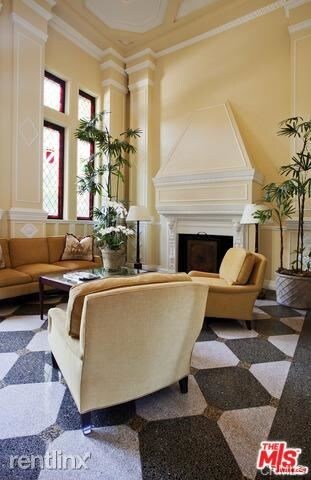 Foto del edificio - 316 N Rossmore Ave