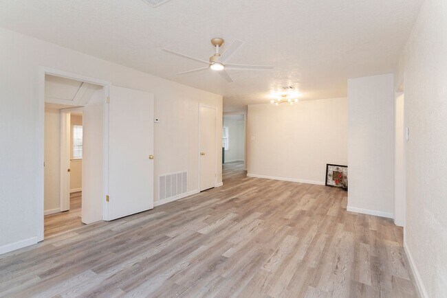 Foto del edificio - 1809 NW Lincoln Ave