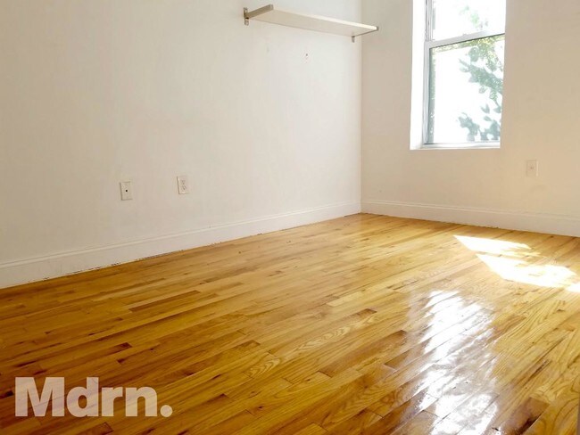Building Photo - 15A W 64th St