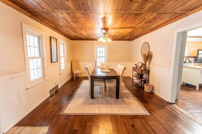 Foto del edificio - 120 N Winnebago St