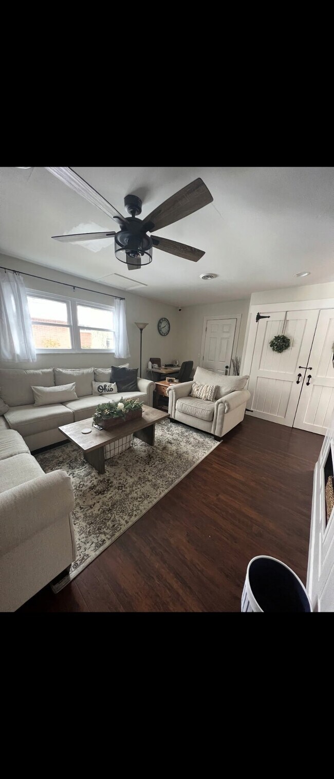 Foto del edificio - 4211 Sunbeam Ave