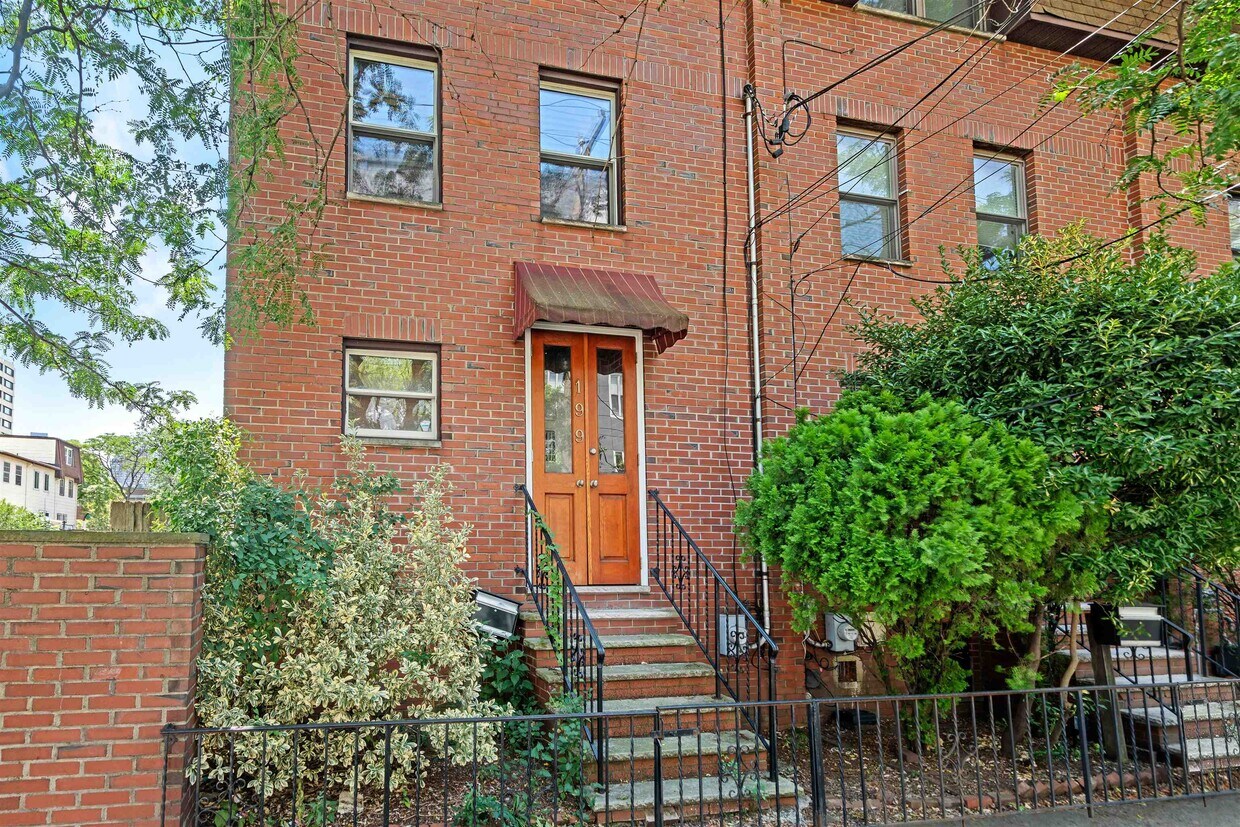 Foto principal - 199 9th St
