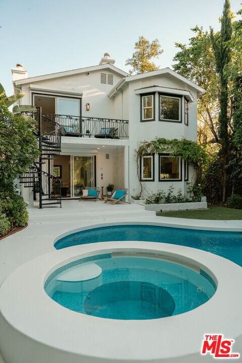 Foto del edificio - 13915 Valley Vista Blvd