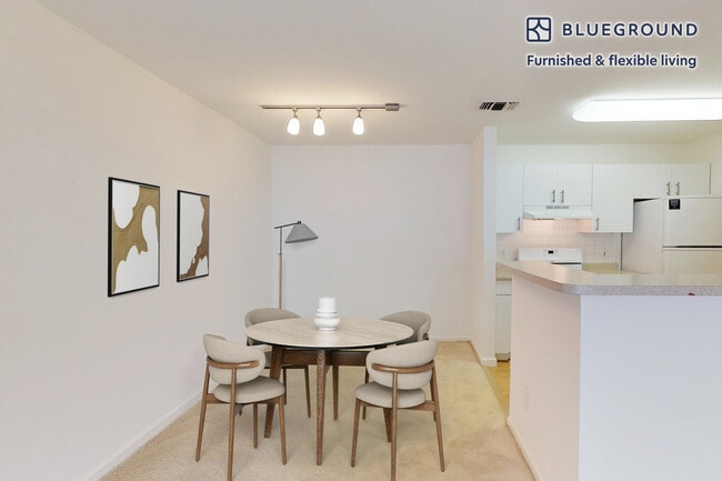 Building Photo - 313 Avalon Cir