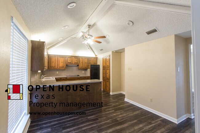 Foto del edificio - 1705 Callaway Dr, Plano