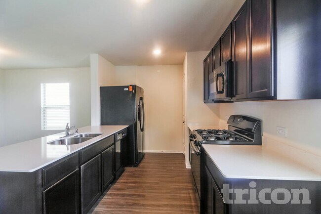 Foto del edificio - 5697 McClelland St
