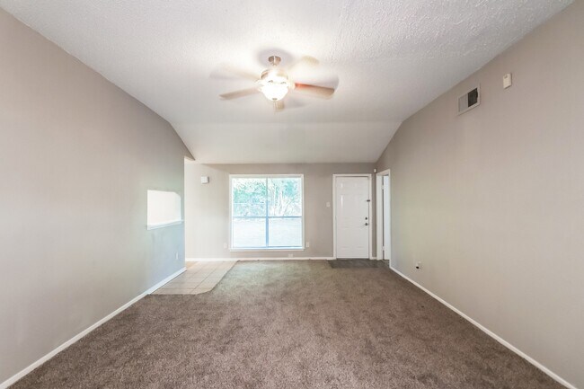 Foto del edificio - 12707 Glen Hollow Dr