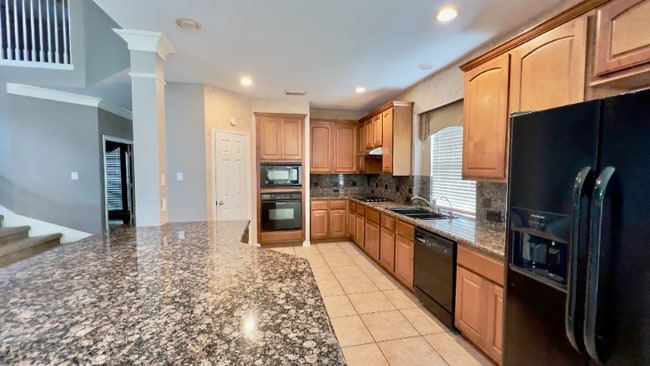 Building Photo - 5531 Cranston Ct