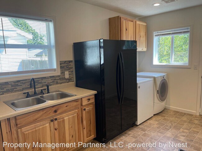 Building Photo - 2 br, 1 bath House - 4014 N. Whitehouse St